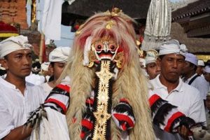 Gusti Bali Tours 31 ngereh ritual 1
